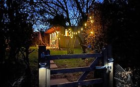 Cedar Cabin Holiday Let - Kinver